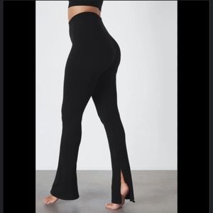 Cloud Seamless High-Waisted Split Flare Pants